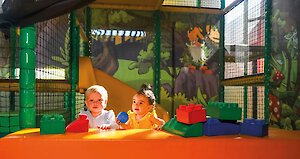 Spielgarage am Kinderhotel Ulrichshof für kleine Kinder